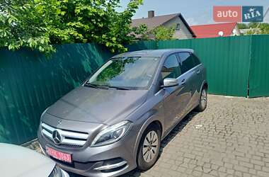 Хэтчбек Mercedes-Benz B-Class 2017 в 