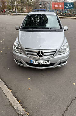 Хэтчбек Mercedes-Benz B-Class 2009 в 