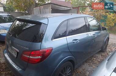 Хетчбек Mercedes-Benz B-Class 2015 в  фото 4 Хетчбек Mercedes-Benz B-Class 2015 в