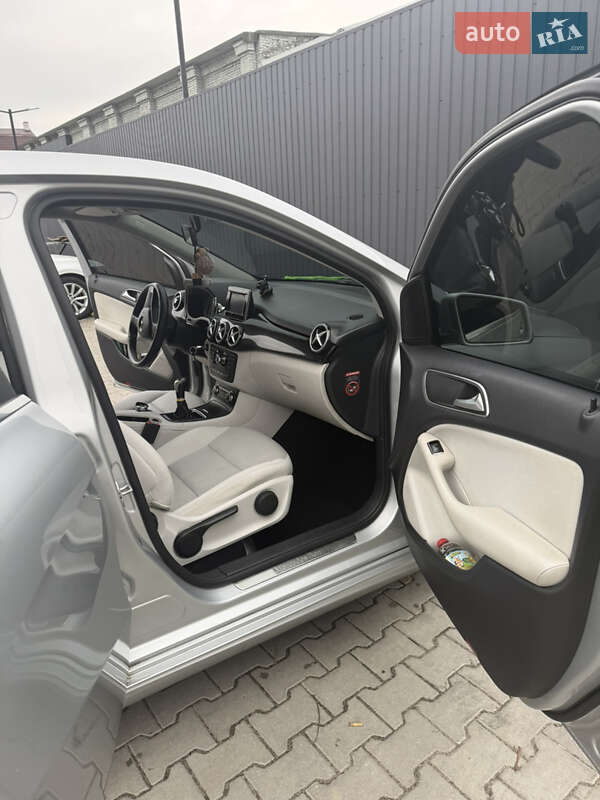 Хетчбек Mercedes-Benz B-Class 2014 в Львові фото 6 Хетчбек Mercedes-Benz B-Class 2014 в Львові