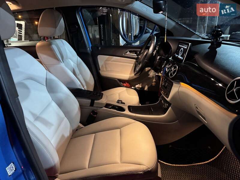 Хетчбек Mercedes-Benz B-Class 2014 в Полтаві фото 8 Хетчбек Mercedes-Benz B-Class 2014 в Полтаві