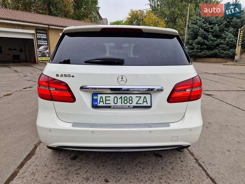 Хетчбек Mercedes-Benz B-Class 2016 в Дніпрі фото 5 Хетчбек Mercedes-Benz B-Class 2016 в Дніпрі