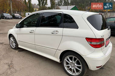 Хэтчбек Mercedes-Benz B-Class 2010 в 