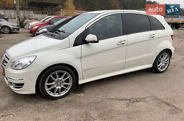 Хэтчбек Mercedes-Benz B-Class 2010 в 