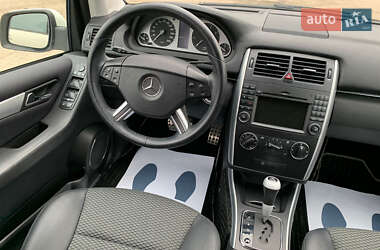 Хэтчбек Mercedes-Benz B-Class 2010 в 
