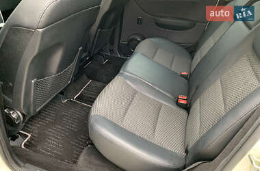Хэтчбек Mercedes-Benz B-Class 2010 в 