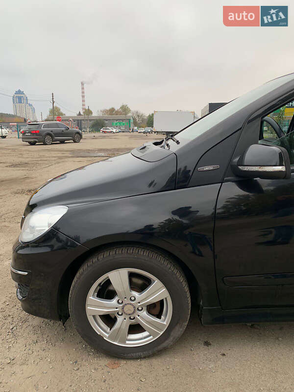 Хетчбек Mercedes-Benz B-Class 2010 в Києві фото 12 Хетчбек Mercedes-Benz B-Class 2010 в Києві