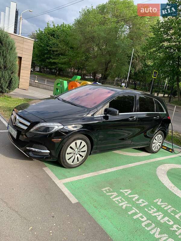 Хетчбек Mercedes-Benz B-Class 2014 в Дніпрі фото 2 Хетчбек Mercedes-Benz B-Class 2014 в Дніпрі