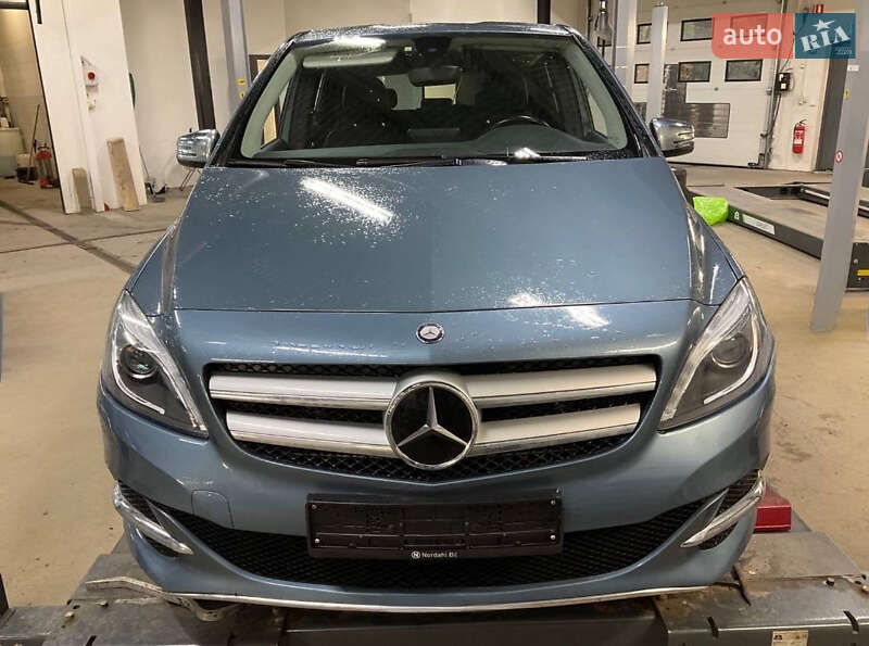 Хетчбек Mercedes-Benz B-Class 2015 в Львові фото 4 Хетчбек Mercedes-Benz B-Class 2015 в Львові