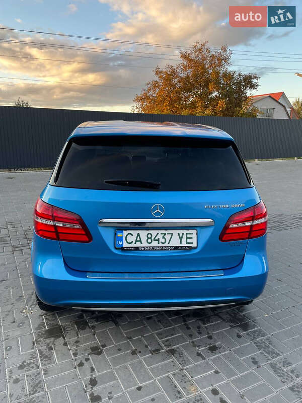 Хэтчбек Mercedes-Benz B-Class 2015 в Черкассах фото 9 Хэтчбек Mercedes-Benz B-Class 2015 в Черкассах