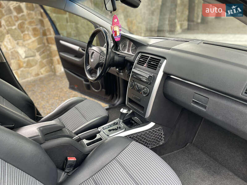 Хетчбек Mercedes-Benz B-Class 2005 в Львові фото 32 Хетчбек Mercedes-Benz B-Class 2005 в Львові
