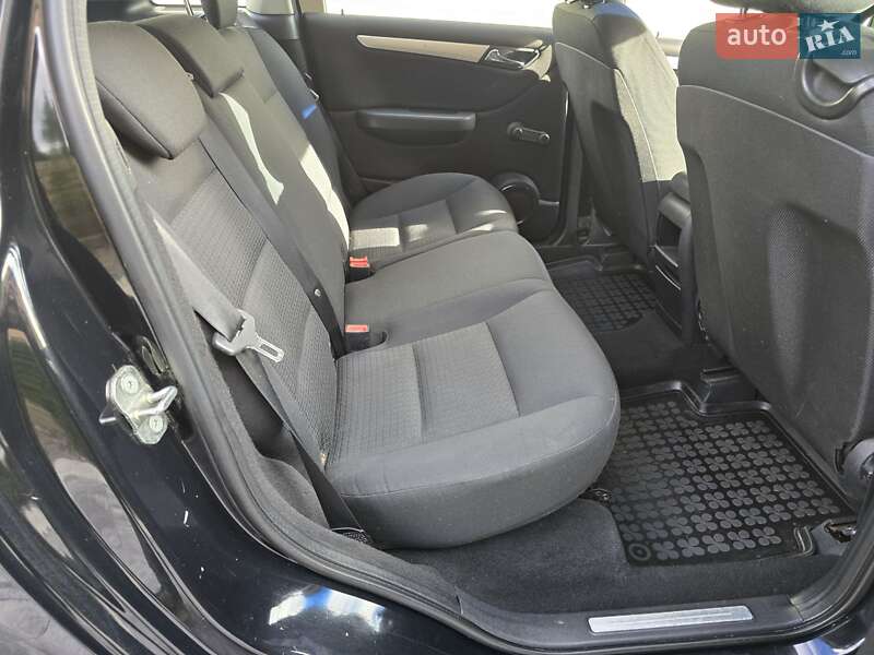 Хэтчбек Mercedes-Benz B-Class 2005 в Ивано-Франковске фото 28 Хэтчбек Mercedes-Benz B-Class 2005 в Ивано-Франковске