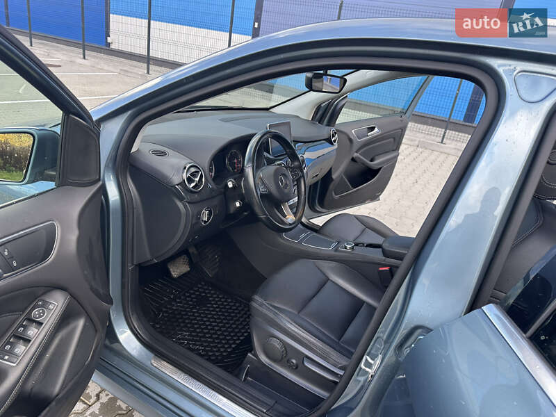 Хетчбек Mercedes-Benz B-Class 2015 в Львові фото 43 Хетчбек Mercedes-Benz B-Class 2015 в Львові