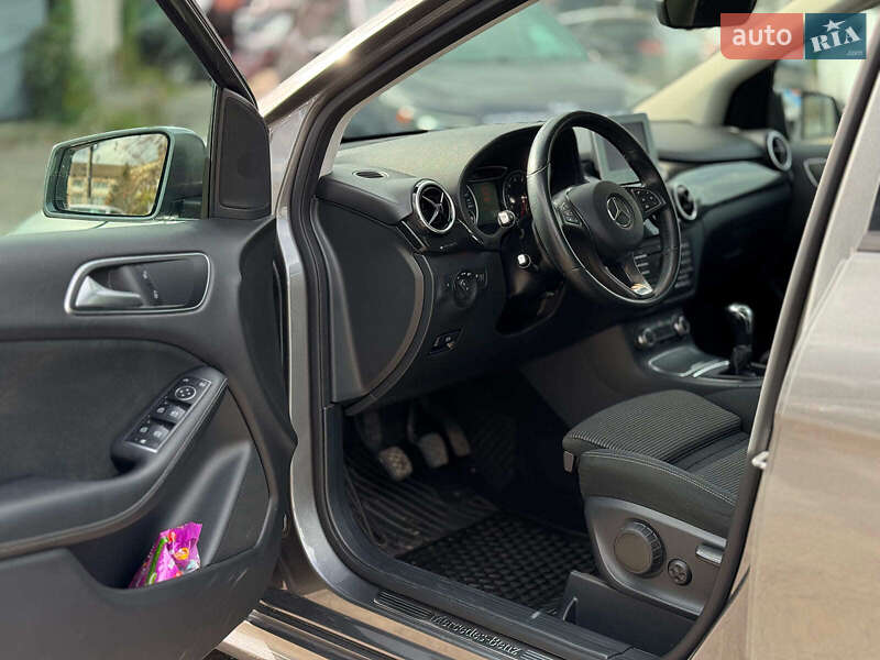Хетчбек Mercedes-Benz B-Class 2017 в Вінниці фото 19 Хетчбек Mercedes-Benz B-Class 2017 в Вінниці