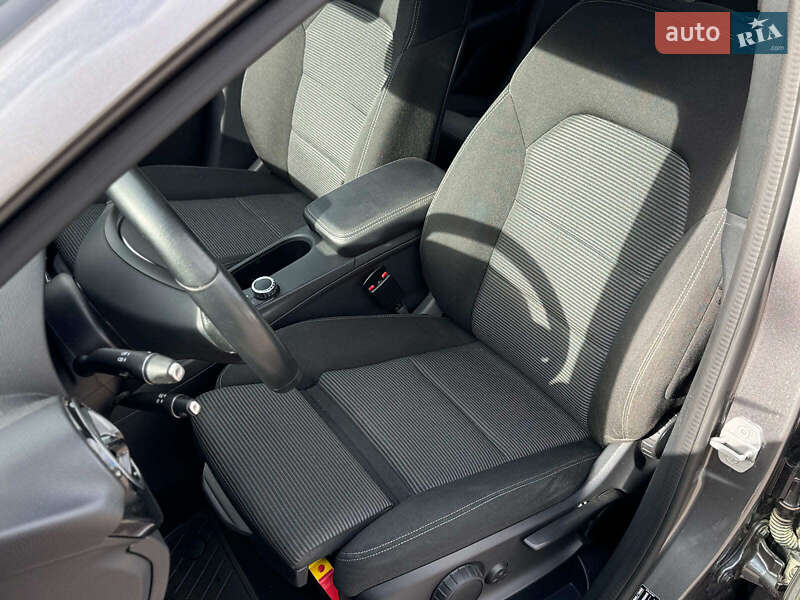 Хетчбек Mercedes-Benz B-Class 2017 в Вінниці фото 24 Хетчбек Mercedes-Benz B-Class 2017 в Вінниці