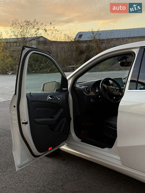Хэтчбек Mercedes-Benz B-Class 2015 в Виннице фото 41 Хэтчбек Mercedes-Benz B-Class 2015 в Виннице