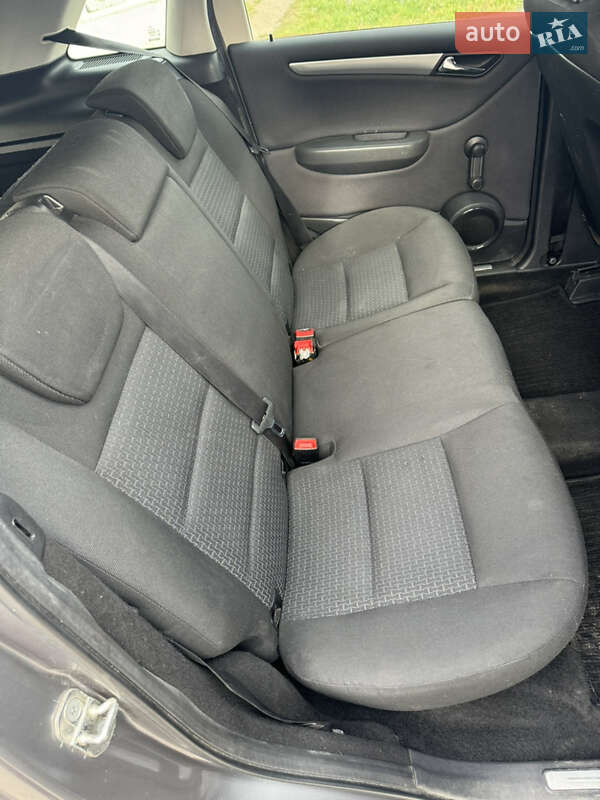 Хетчбек Mercedes-Benz B-Class 2011 в Сарнах фото 8 Хетчбек Mercedes-Benz B-Class 2011 в Сарнах