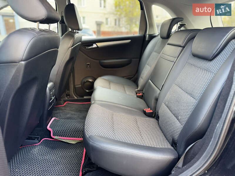 Хетчбек Mercedes-Benz B-Class 2011 в Чернігові