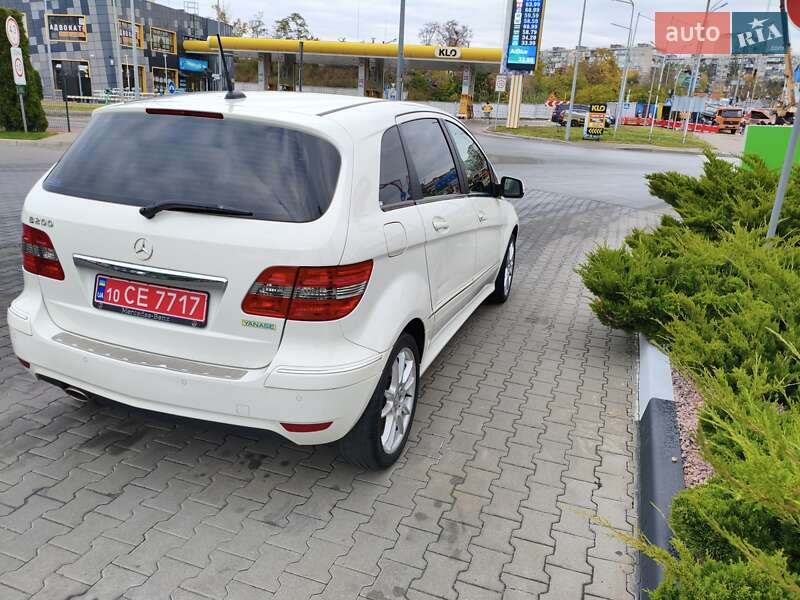 Хэтчбек Mercedes-Benz B-Class 2010 в Киеве фото 5 Хэтчбек Mercedes-Benz B-Class 2010 в Киеве