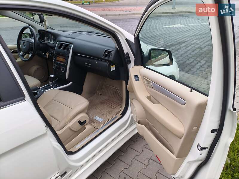 Хэтчбек Mercedes-Benz B-Class 2010 в Киеве фото 13 Хэтчбек Mercedes-Benz B-Class 2010 в Киеве