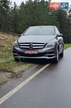 Хэтчбек Mercedes-Benz B-Class 2015 в Сарнах