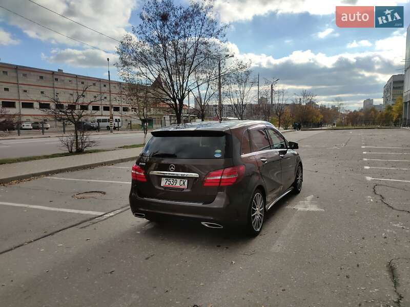 Хэтчбек Mercedes-Benz B-Class 2015 в Киеве