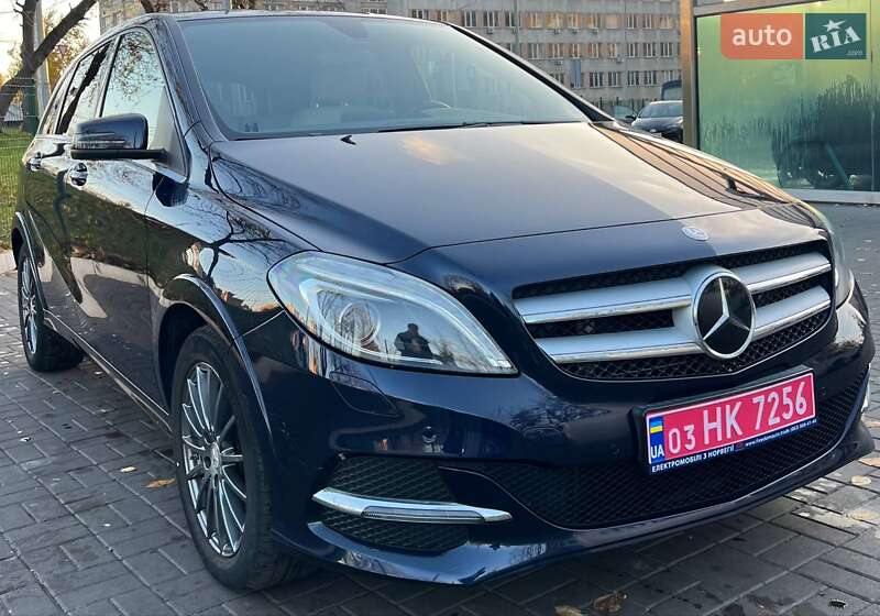 Хэтчбек Mercedes-Benz B-Class 2017 в Киеве