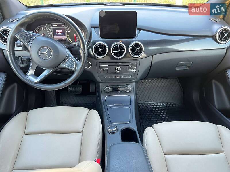 Хэтчбек Mercedes-Benz B-Class 2017 в Киеве