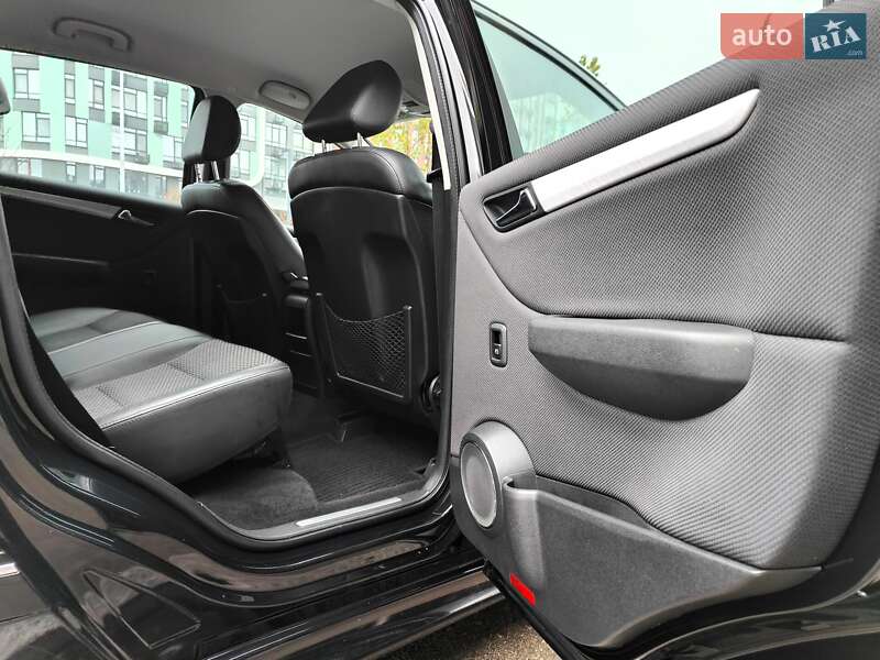 Хэтчбек Mercedes-Benz B-Class 2010 в Киеве фото 57 Хэтчбек Mercedes-Benz B-Class 2010 в Киеве