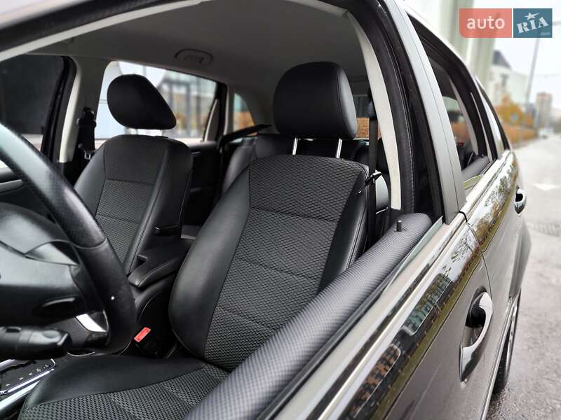 Хэтчбек Mercedes-Benz B-Class 2010 в Киеве фото 5 Хэтчбек Mercedes-Benz B-Class 2010 в Киеве