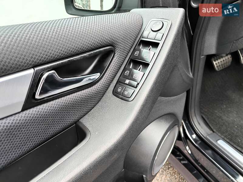 Хэтчбек Mercedes-Benz B-Class 2010 в Киеве фото 36 Хэтчбек Mercedes-Benz B-Class 2010 в Киеве