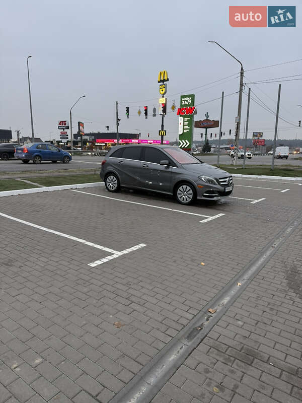 Хэтчбек Mercedes-Benz B-Class 2015 в Киеве