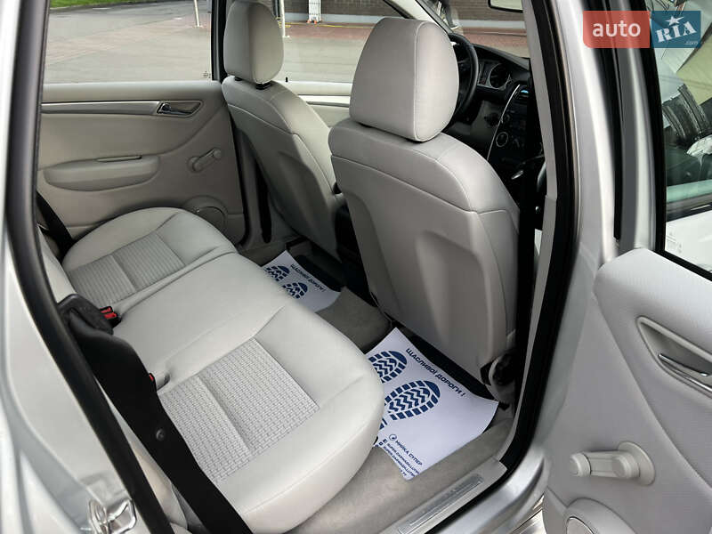 Хэтчбек Mercedes-Benz B-Class 2010 в Луцке фото 11 Хэтчбек Mercedes-Benz B-Class 2010 в Луцке