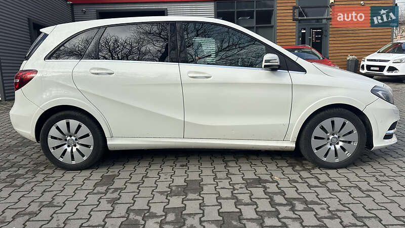 Хэтчбек Mercedes-Benz B-Class 2015 в Черновцах фото 4 Хэтчбек Mercedes-Benz B-Class 2015 в Черновцах