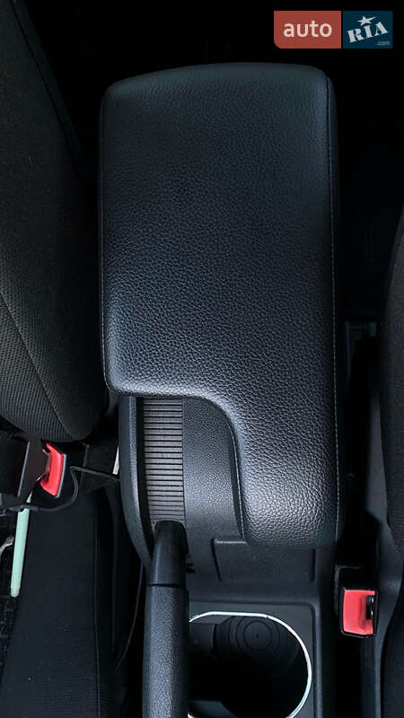 Хетчбек Mercedes-Benz B-Class 2009 в Луцьку фото 39 Хетчбек Mercedes-Benz B-Class 2009 в Луцьку