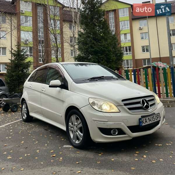 Хетчбек Mercedes-Benz B-Class 2010 в Софіївській Борщагівці фото Хетчбек Mercedes-Benz B-Class 2010 в Софіївській Борщагівці