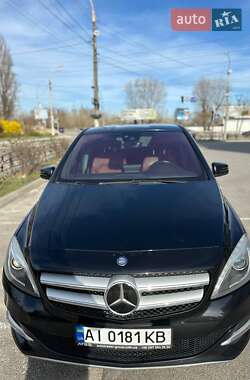 Хэтчбек Mercedes-Benz B-Class 2015 в Киеве