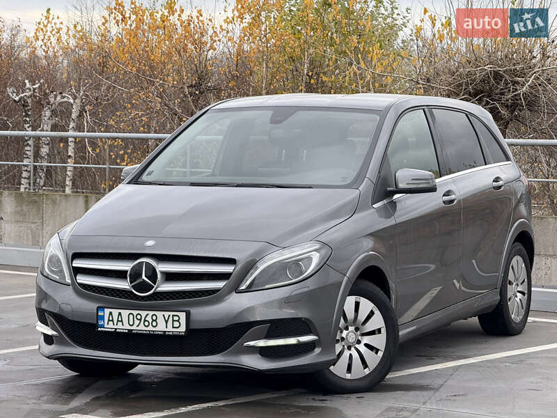Хетчбек Mercedes-Benz B-Class 2016 в Києві фото 5 Хетчбек Mercedes-Benz B-Class 2016 в Києві