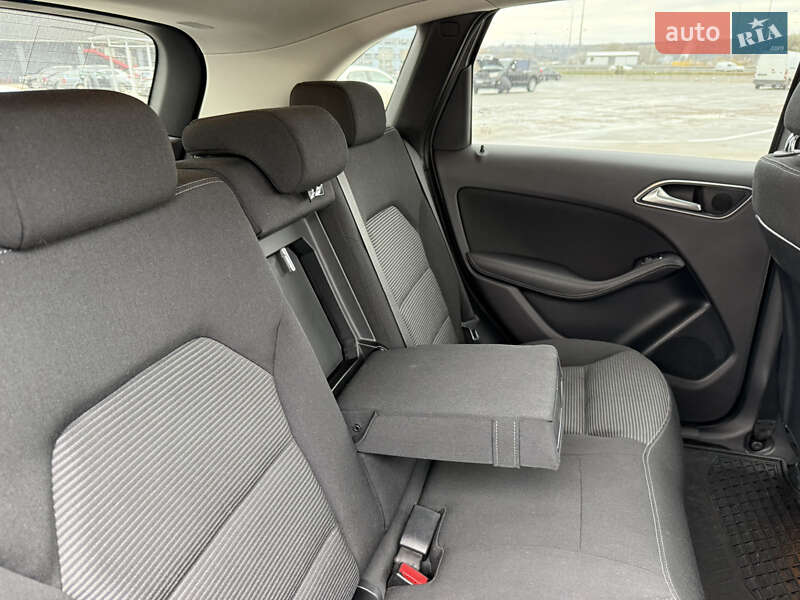 Хетчбек Mercedes-Benz B-Class 2016 в Києві фото 20 Хетчбек Mercedes-Benz B-Class 2016 в Києві