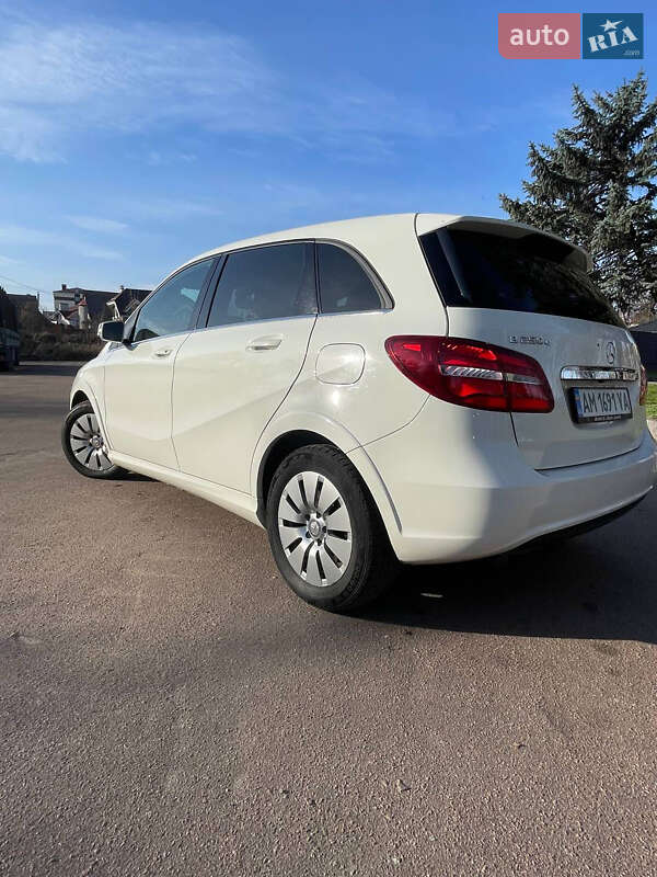 Хетчбек Mercedes-Benz B-Class 2016 в Житомирі фото 4 Хетчбек Mercedes-Benz B-Class 2016 в Житомирі