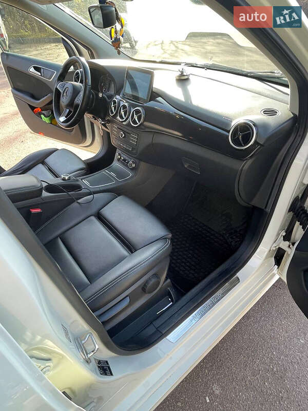 Хетчбек Mercedes-Benz B-Class 2016 в Житомирі фото 8 Хетчбек Mercedes-Benz B-Class 2016 в Житомирі