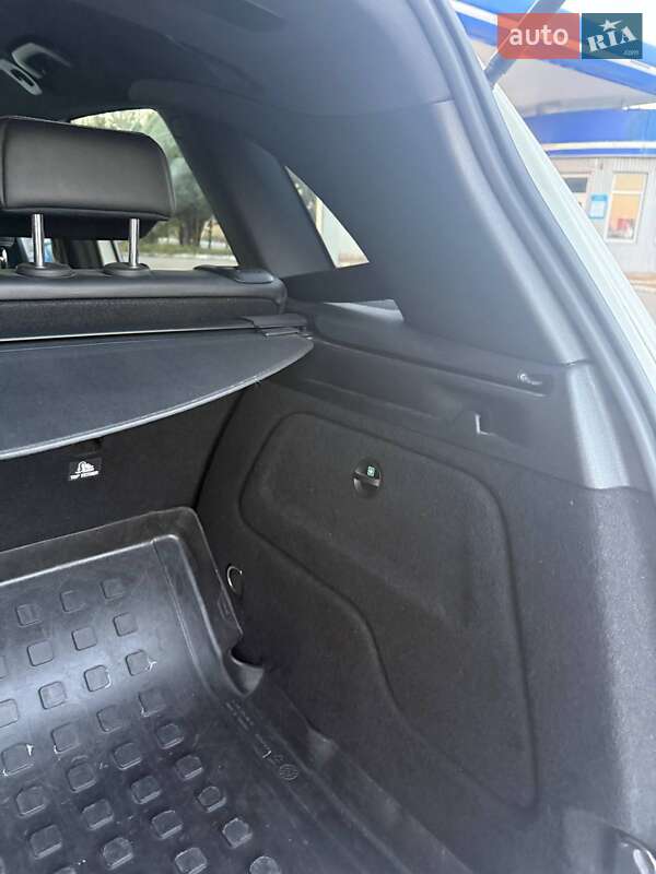 Хэтчбек Mercedes-Benz B-Class 2015 в Золочеве фото 13 Хэтчбек Mercedes-Benz B-Class 2015 в Золочеве