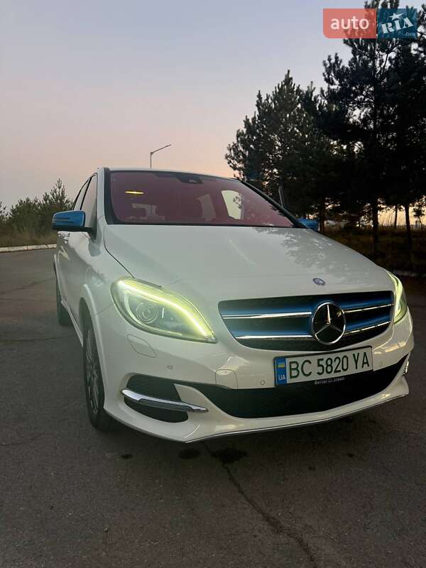 Хэтчбек Mercedes-Benz B-Class 2015 в Золочеве фото 8 Хэтчбек Mercedes-Benz B-Class 2015 в Золочеве