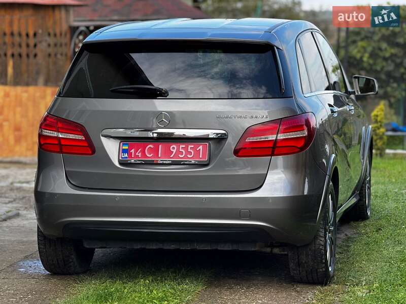 Хетчбек Mercedes-Benz B-Class 2016 в Дрогобичі