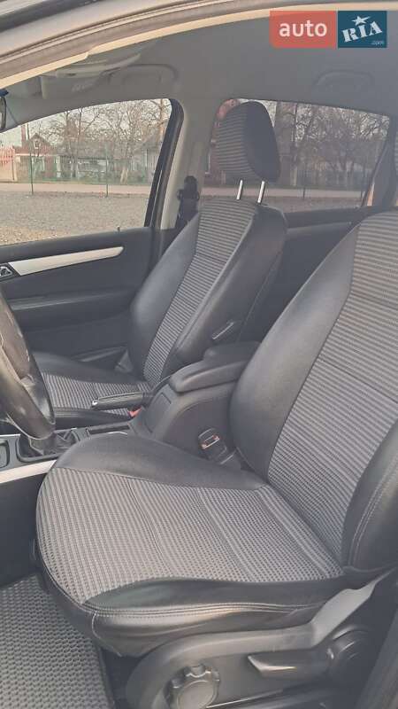 Хэтчбек Mercedes-Benz B-Class 2005 в Нововолынске фото 32 Хэтчбек Mercedes-Benz B-Class 2005 в Нововолынске