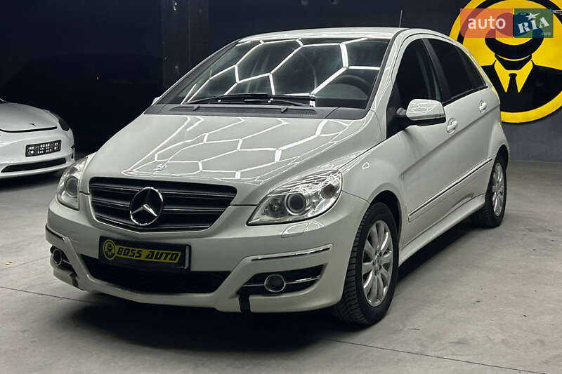 Хетчбек Mercedes-Benz B-Class 2011 в Чернівцях фото 3 Хетчбек Mercedes-Benz B-Class 2011 в Чернівцях