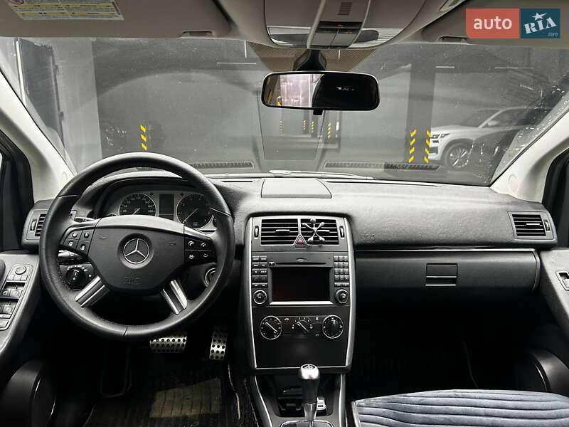 Хетчбек Mercedes-Benz B-Class 2011 в Чернівцях фото 14 Хетчбек Mercedes-Benz B-Class 2011 в Чернівцях