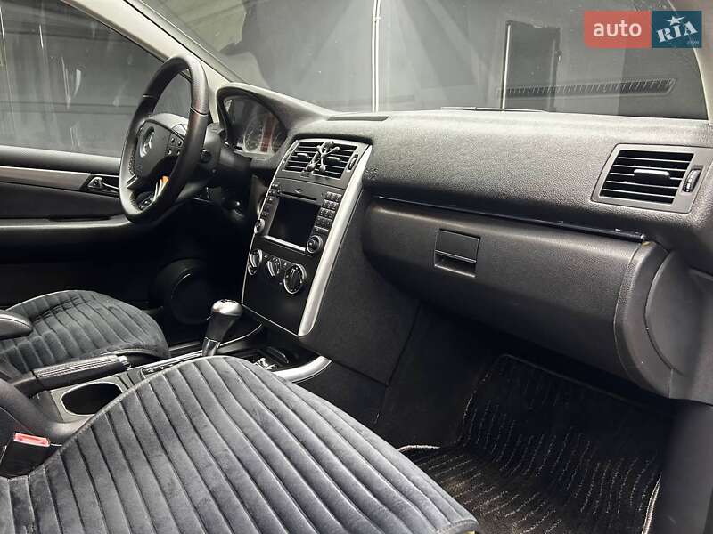 Хетчбек Mercedes-Benz B-Class 2011 в Чернівцях фото 22 Хетчбек Mercedes-Benz B-Class 2011 в Чернівцях