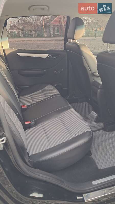 Хэтчбек Mercedes-Benz B-Class 2005 в Нововолынске