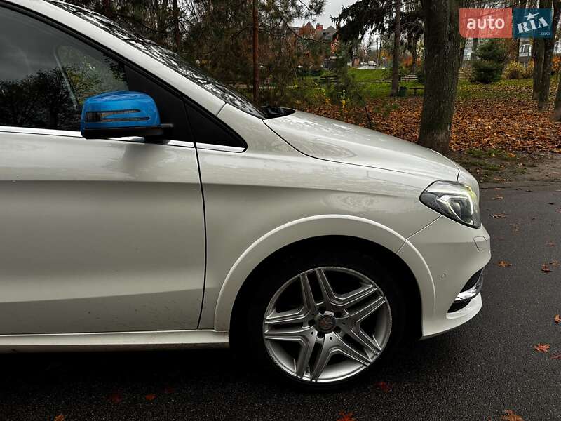 Хэтчбек Mercedes-Benz B-Class 2015 в Киеве